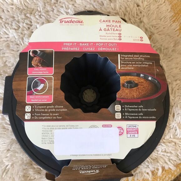 Trudeau Fluted Cake Pan​ - Picture 2 of 5